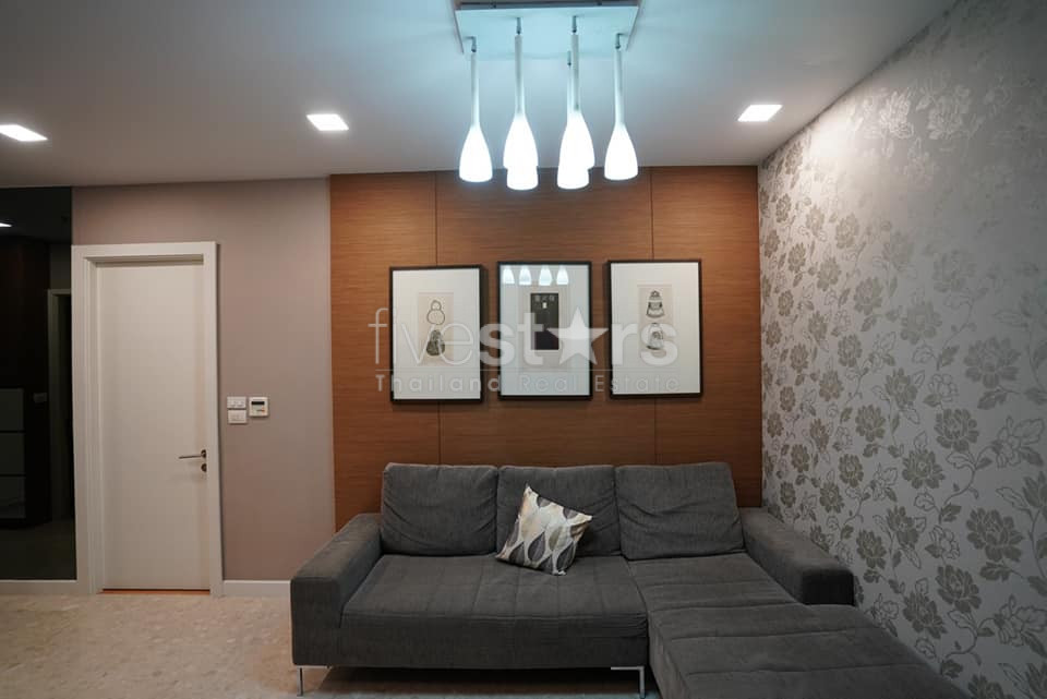 2 bedrooms condo for rent close to BTS Ekamai, photo 2