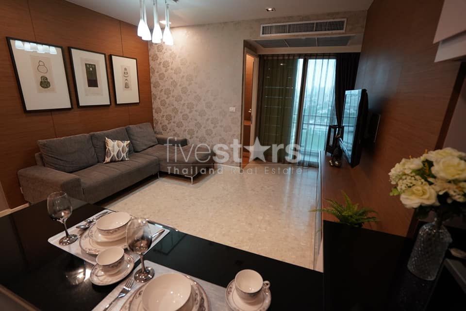 2 bedrooms condo for sale close to BTS Ekamai, photo 2