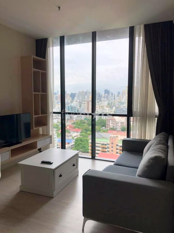 2 bedrooms condof for rent in Ekamai