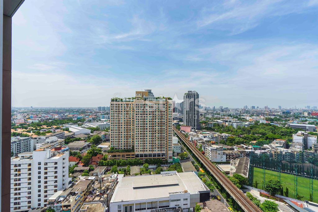 2 bedroom condo for sale close to Ekkamai BTS station, photo 9