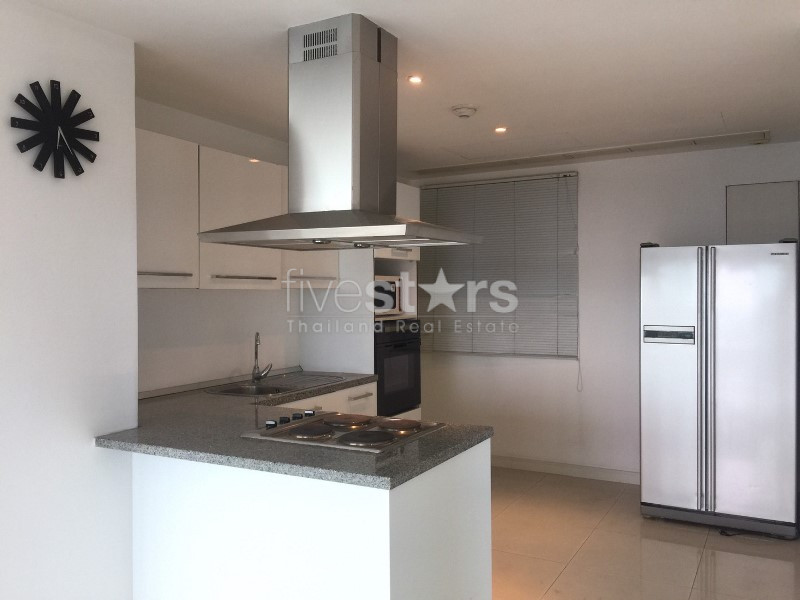 Appartement de 3 chambres à louer non loin du BTS Ekamai, photo 3