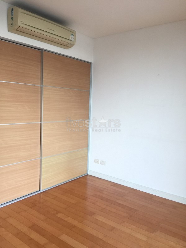 Appartement de 3 chambres à louer non loin du BTS Ekamai, photo 4