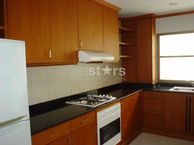 Appartement de 3 chambres à louer près du BTS Ekamai, photo 5