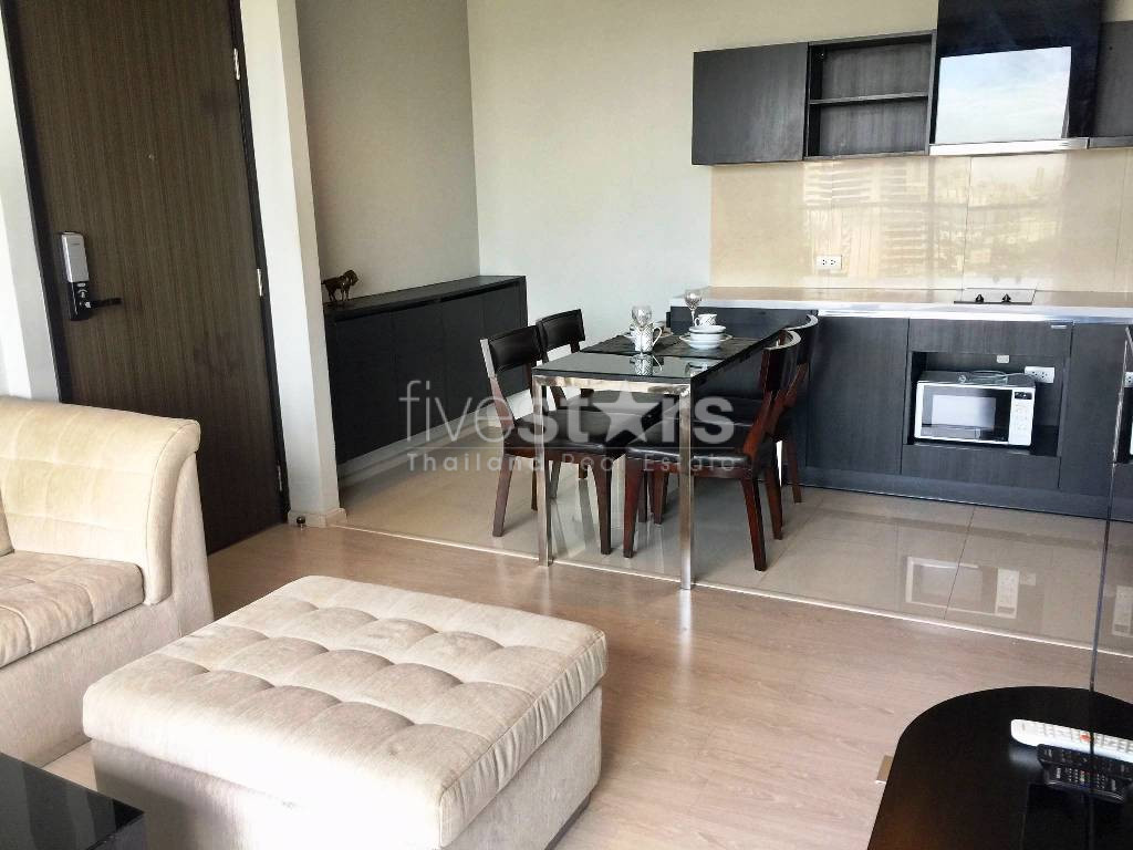 2 bedrooms condo for rent close to BTS Phrakhanong, photo 2
