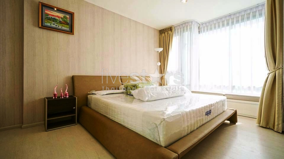 High floor unit 1 bedroom condo for rent close to BTS Ekamai, photo 9