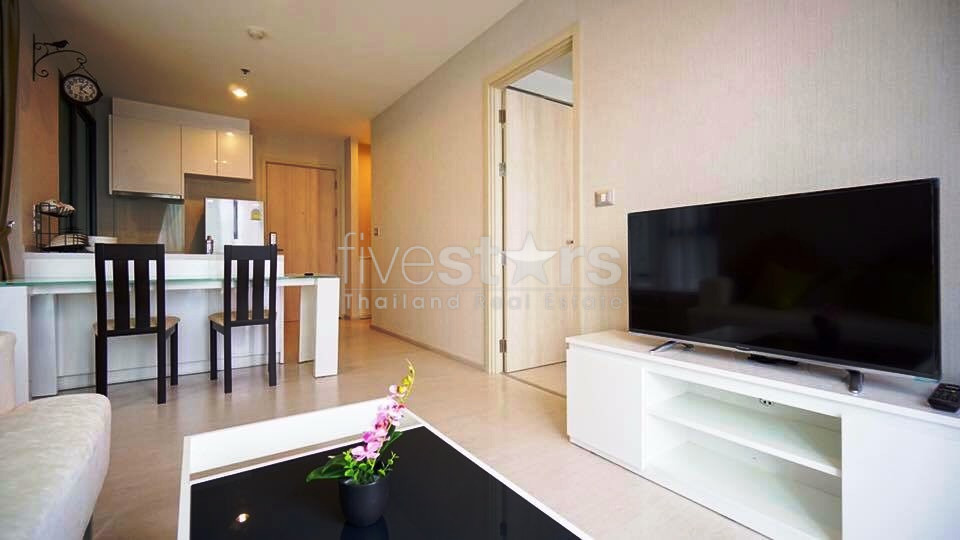 High floor unit 1 bedroom condo for rent close to BTS Ekamai, photo 4