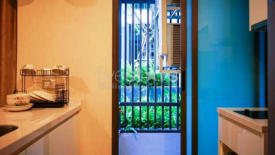 High floor unit 1 bedroom condo for rent close to BTS Ekamai, photo 5