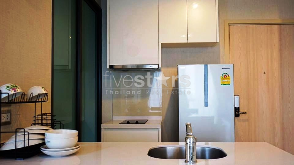 High floor unit 1 bedroom condo for rent close to BTS Ekamai, photo 6