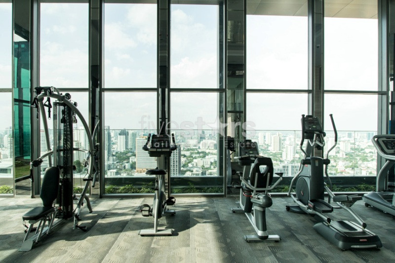 High floor unit 1 bedroom condo for rent close to BTS Ekamai, photo 14