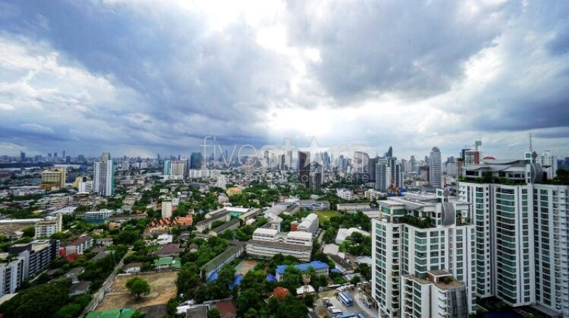 High floor unit 1 bedroom condo for rent close to BTS Ekamai, photo 11