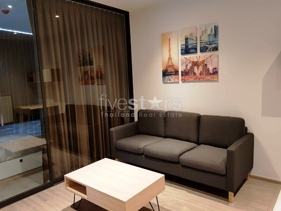 Brand new 1 bedroom condo for rent near BTS Ekamai