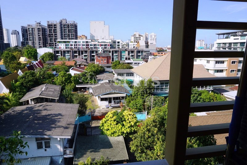 Appartement d'une chambre dans un quartier résidentiel de Ekamai