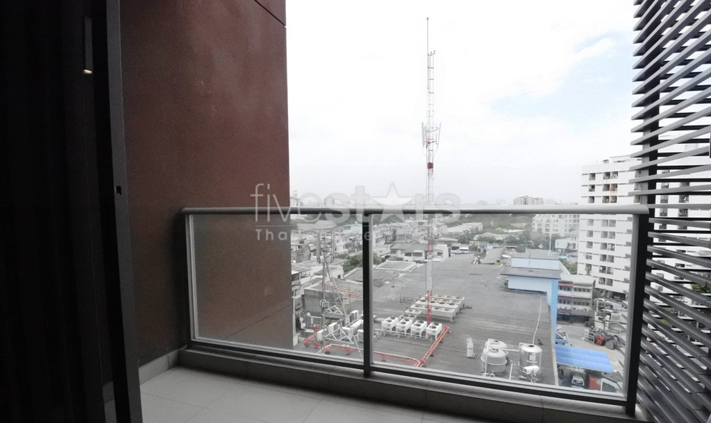 Condo moderne de 2 chambres à louer à Ekamai, photo 17