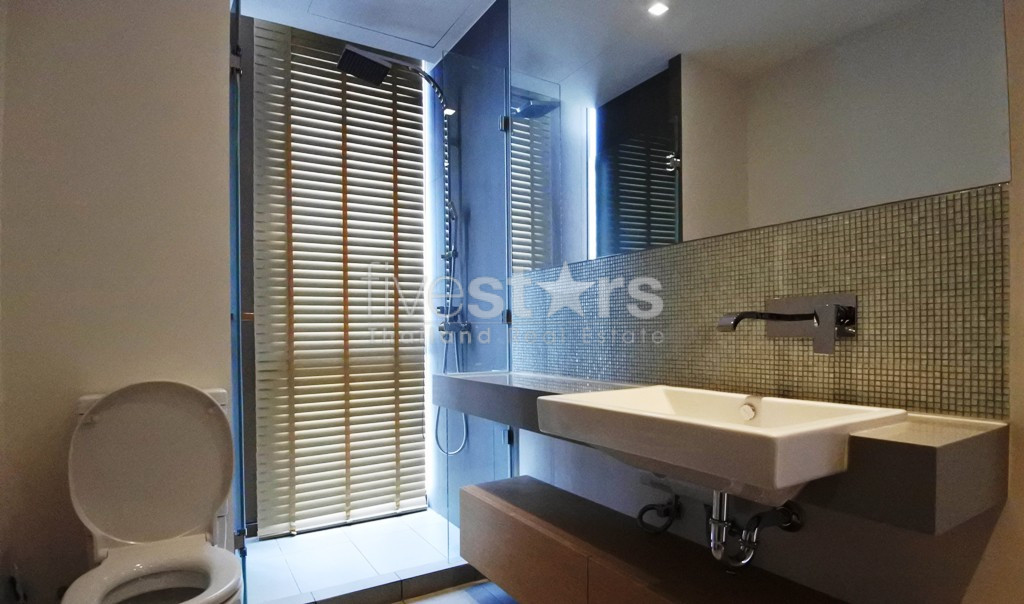 Condo moderne de 2 chambres à louer à Ekamai, photo 20