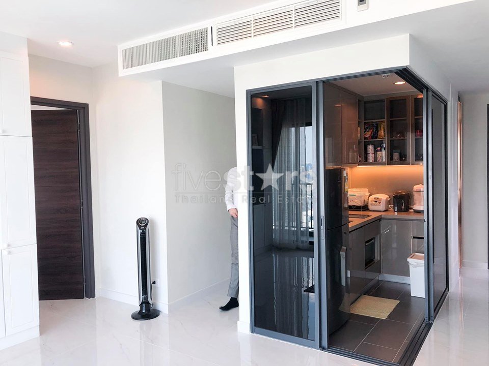 Modern 3 bedrooms condo for rent in Ekamai, photo 2