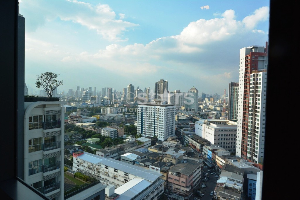 1 bedroom condo for sale with tenant near BTS Phrakhanong, photo 5