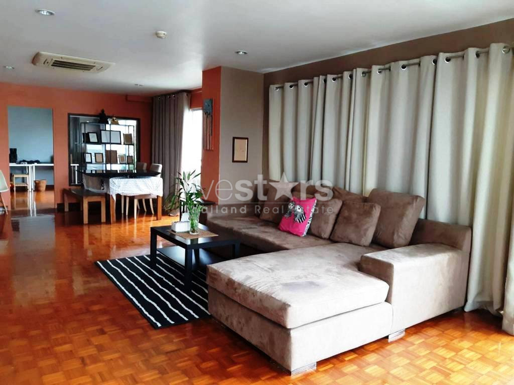 Large 2 bedrooms condo for rent in Phrakhanong