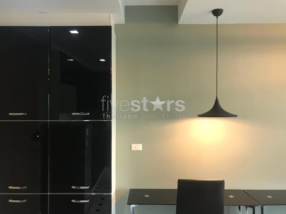 Spacious 1 bedroom condo for sale close to Ekamai BTS Station, photo 3