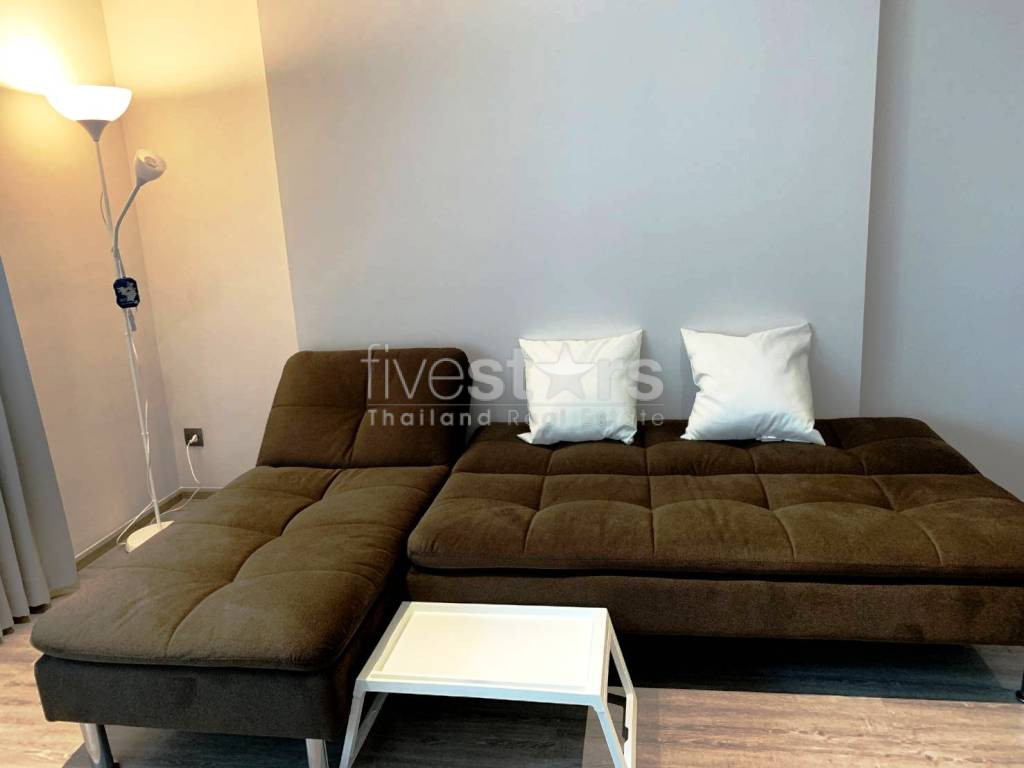 Brand new unit 2 bedrooms condo for rent in Ekamai