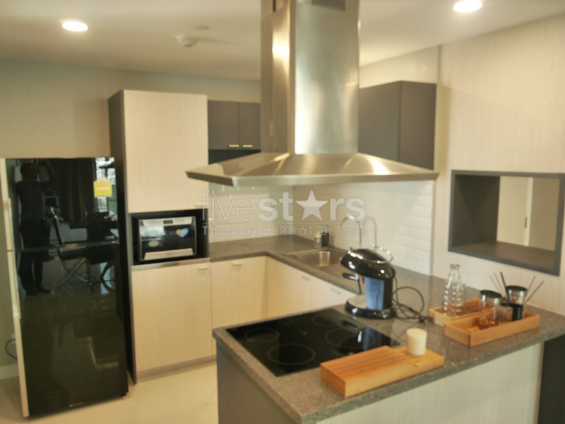 Appartement moderne de 3 chambres à louer près de la station de BTS Ekamai, photo 5