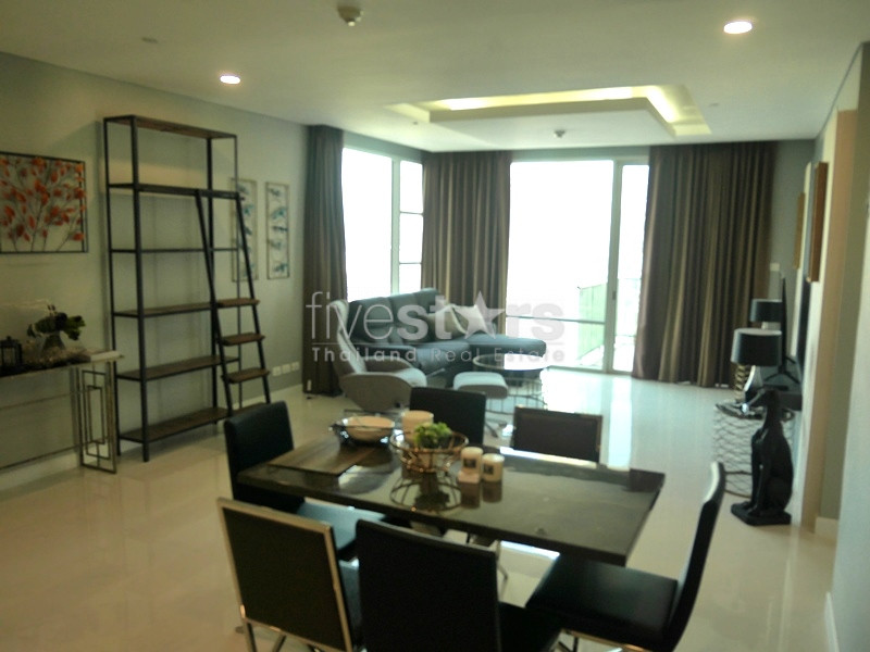 Appartement moderne de 3 chambres à louer près de la station de BTS Ekamai