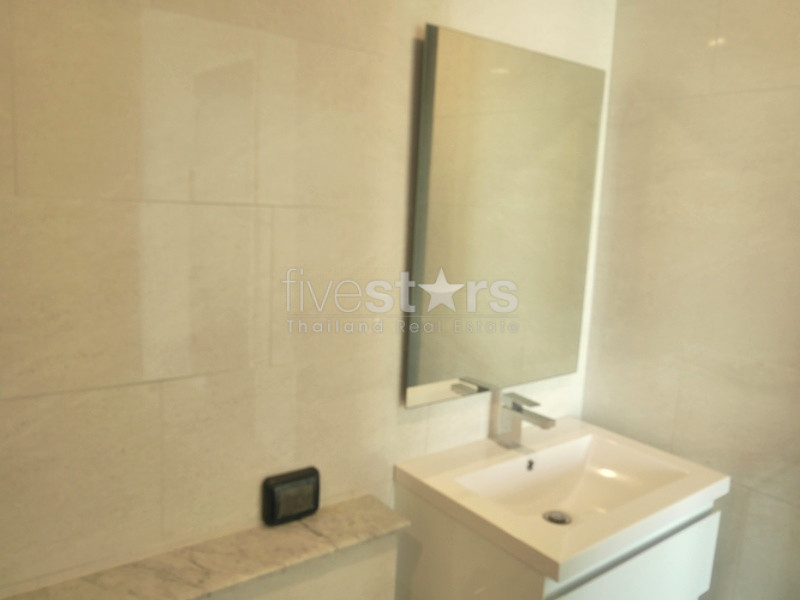 Appartement moderne de 3 chambres à louer près de la station de BTS Ekamai, photo 13