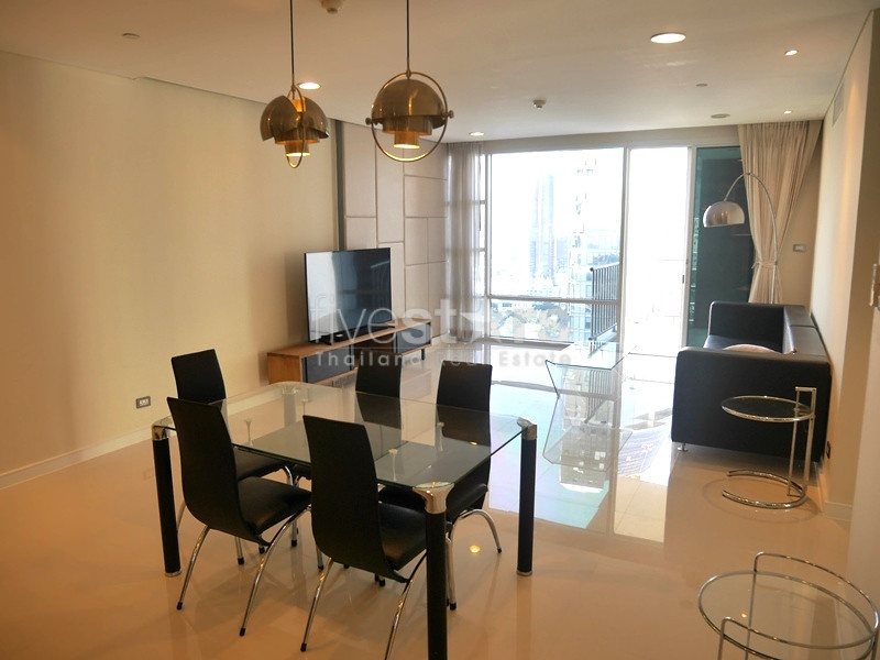 Appartement haut en étage de 3 chambres à louer à près du BTS Ekamai