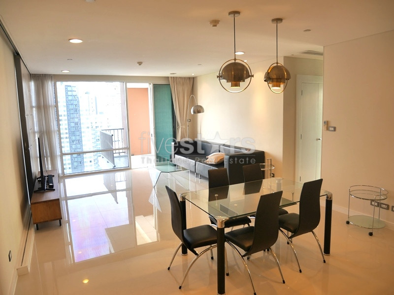Appartement haut en étage de 3 chambres à louer à près du BTS Ekamai, photo 2