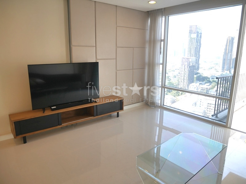 Appartement haut en étage de 3 chambres à louer à près du BTS Ekamai, photo 3