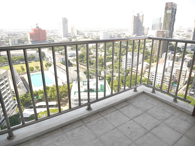 Appartement haut en étage de 3 chambres à louer à près du BTS Ekamai, photo 21