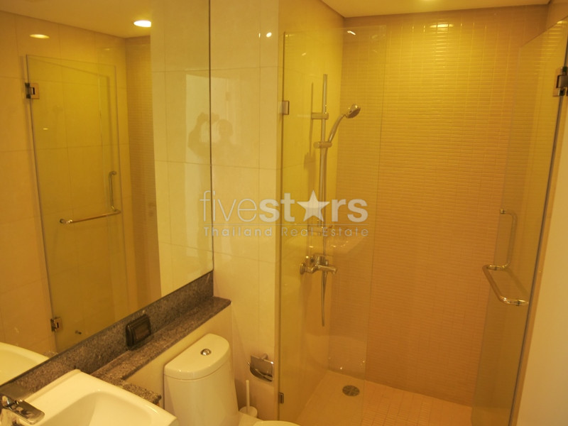 Appartement haut en étage de 3 chambres à louer à près du BTS Ekamai, photo 20