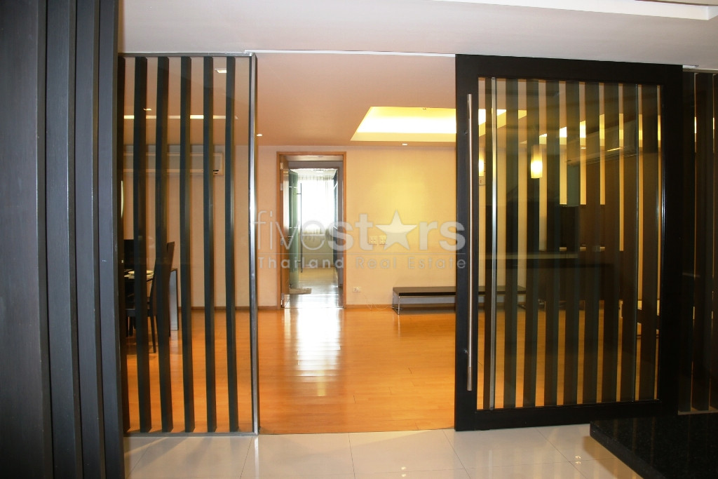 Large 3 bedrooms condo for rent in Ekamai, photo 5