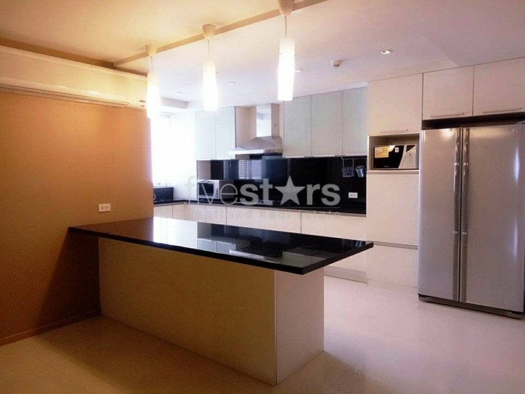 Large 3 bedrooms condo for rent in Ekamai, photo 7