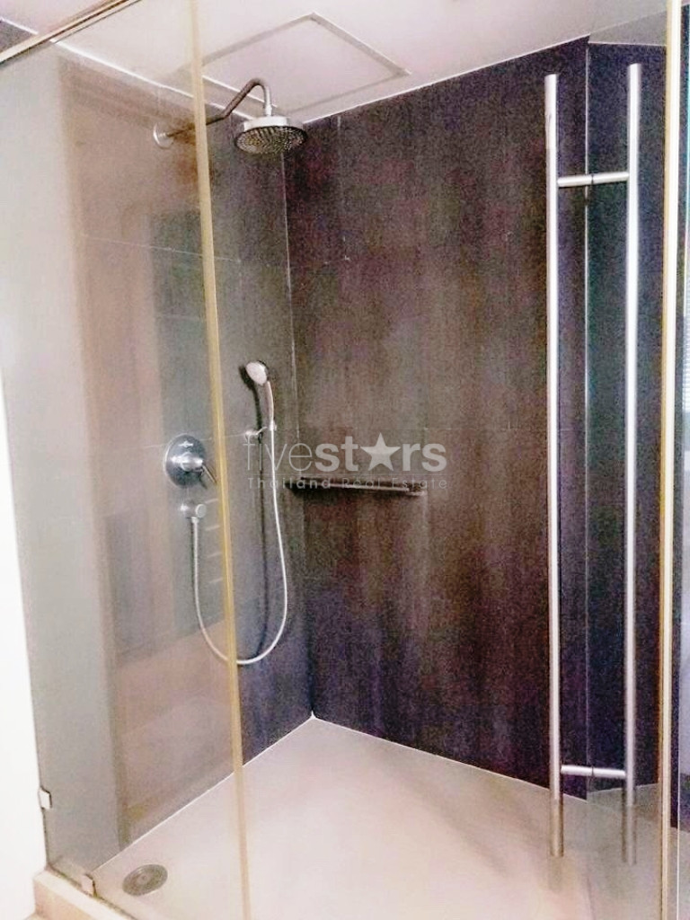 Large 3 bedrooms condo for rent in Ekamai, photo 12