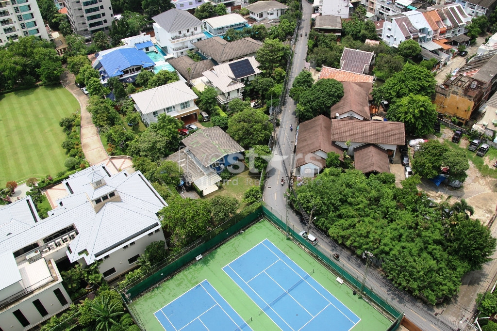 Large 3 bedrooms condo for rent in Ekamai, photo 17