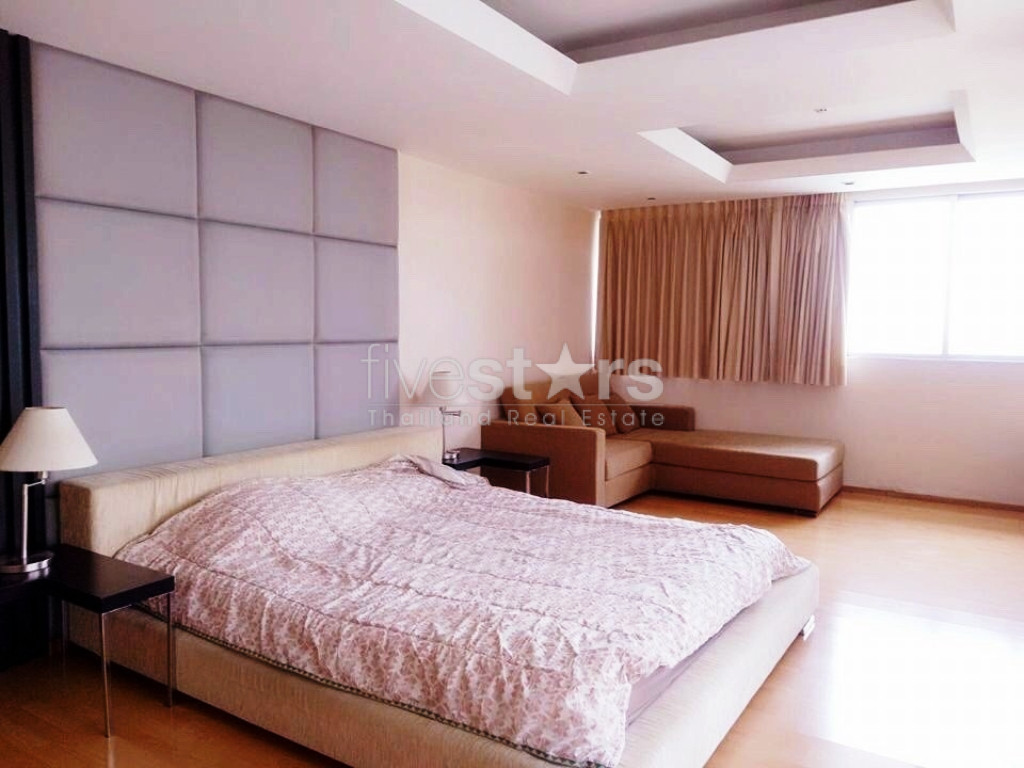 Large 3 bedrooms condo for rent in Ekamai, photo 9