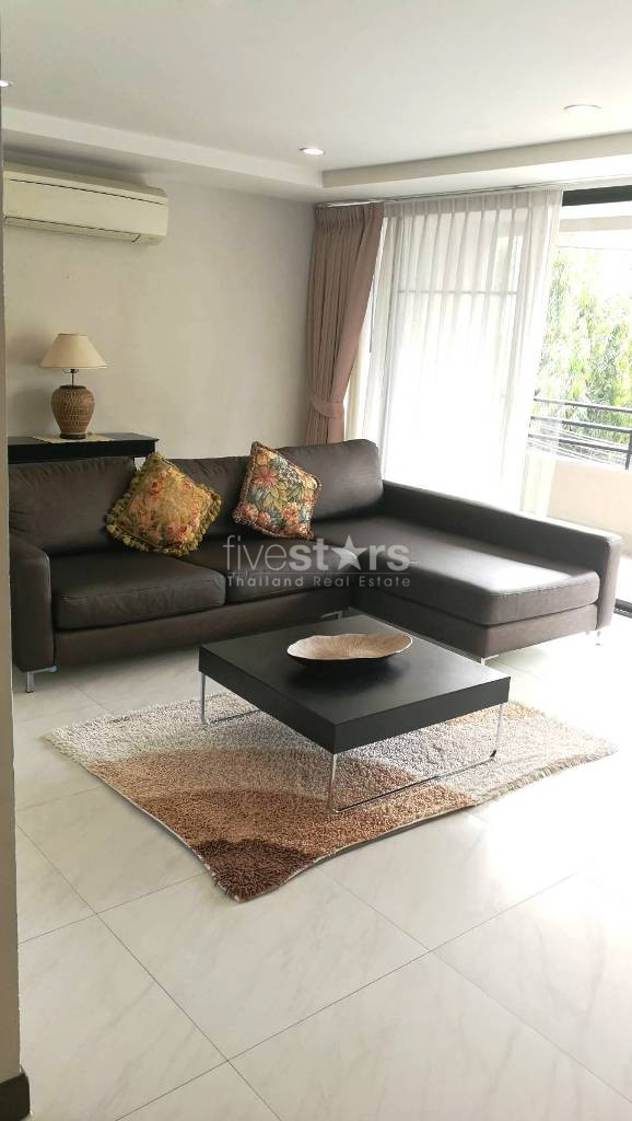 Large 3 bedrooms apartment for rent in Ekamai