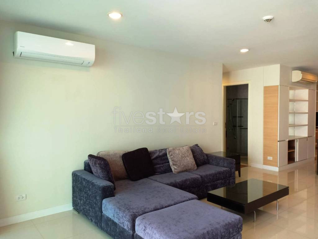 2 bedrooms apartment for rent in Ekamai