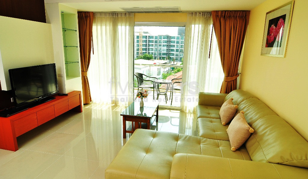 2 bedrooms apartment for rent near BTS Ekamai