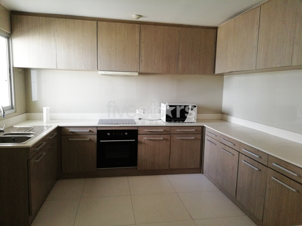 Large 3 bedrooms condo for rent in Ekamai, photo 6