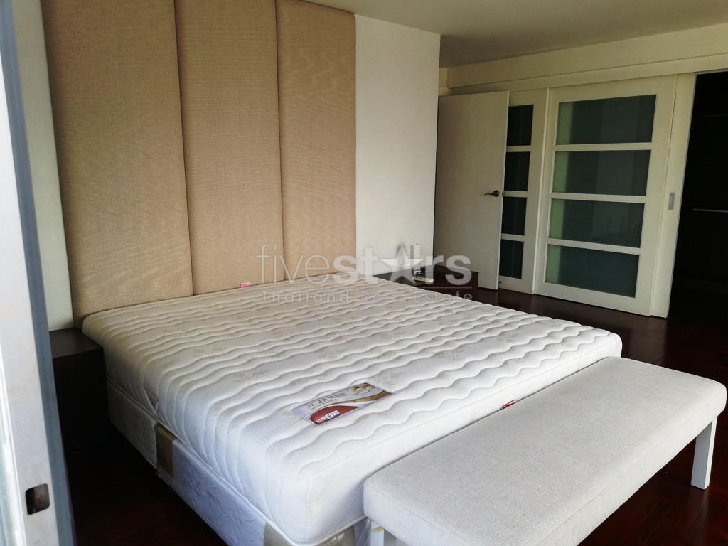 Large 3 bedrooms condo for rent in Ekamai, photo 7