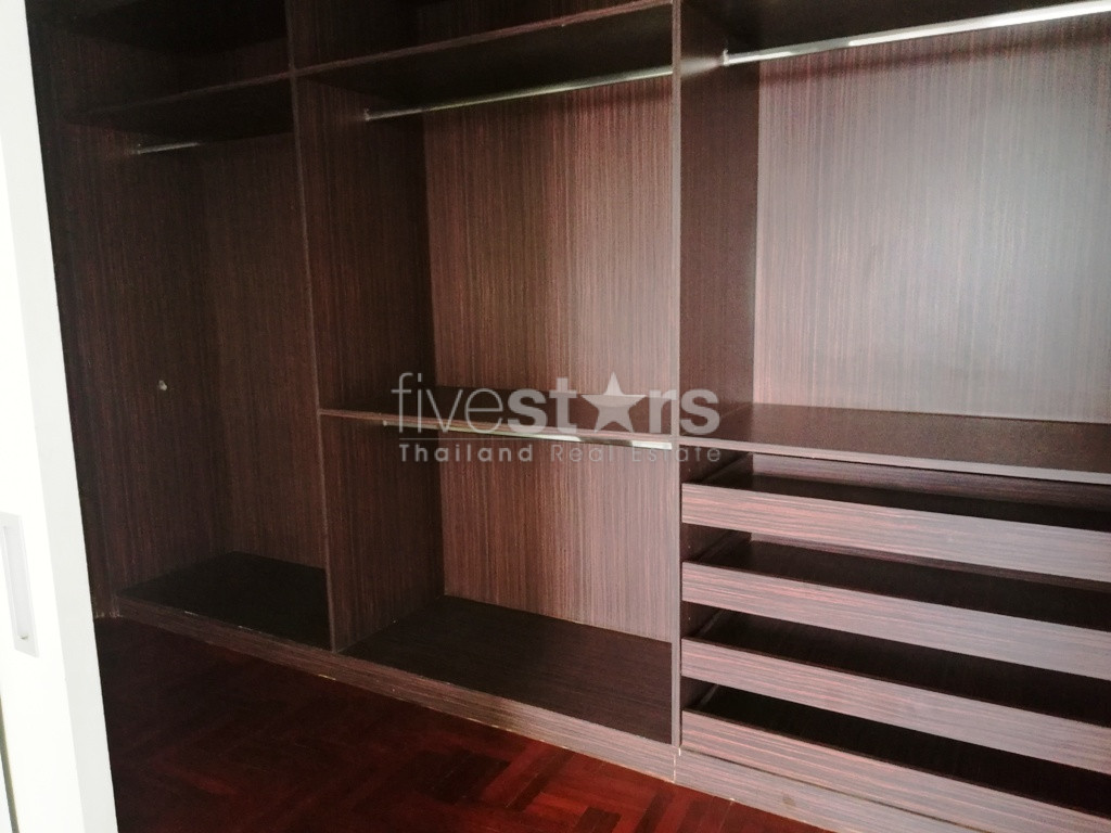 Large 3 bedrooms condo for rent in Ekamai, photo 14