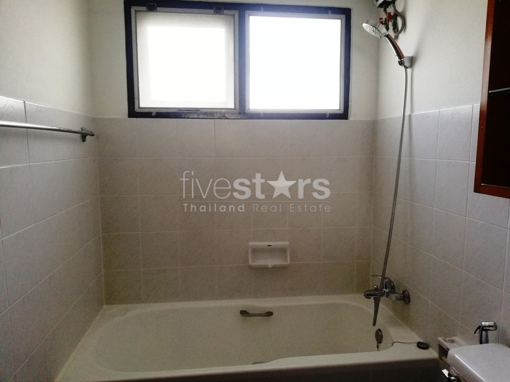 Large 3  bedrooms apartment for rent in Ekamai, photo 11