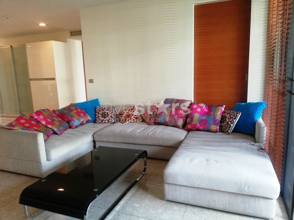 Pool view 3 bedrooms condo for rent near BTS Phrakhanong, photo 3