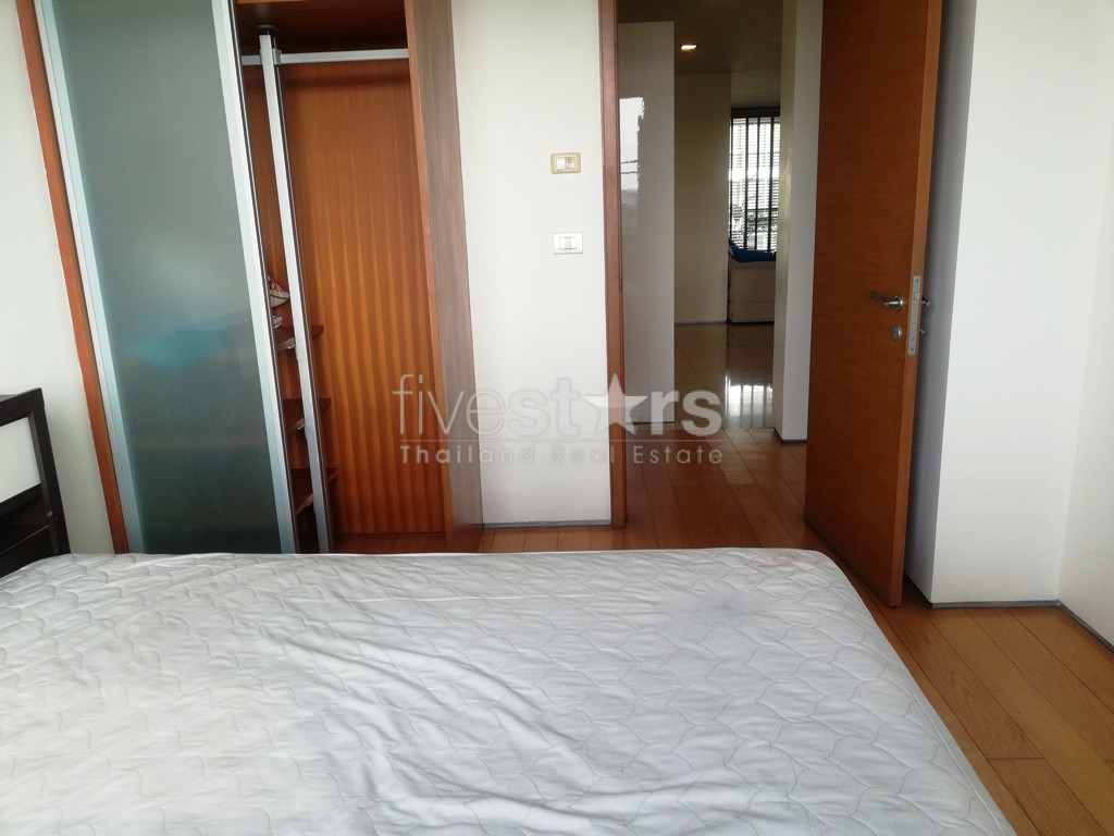 Pool view 3 bedrooms condo for rent near BTS Phrakhanong, photo 11