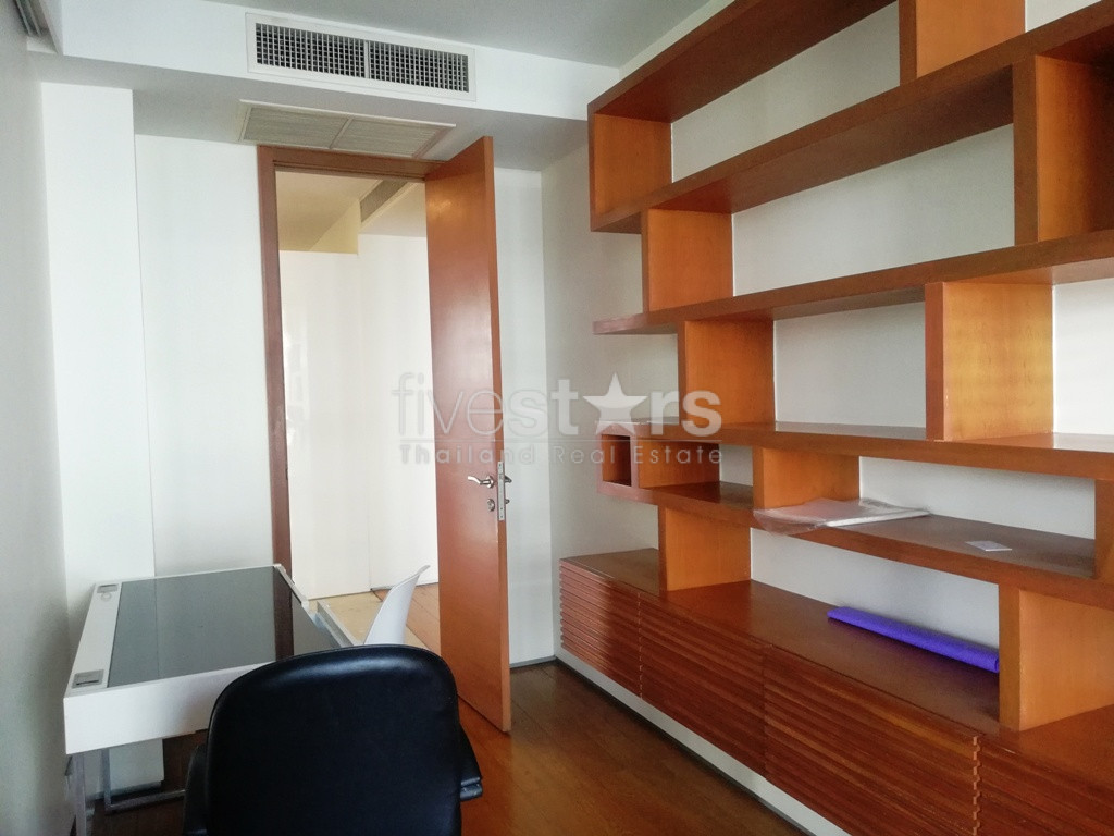 Pool view 3 bedrooms condo for rent near BTS Phrakhanong, photo 14