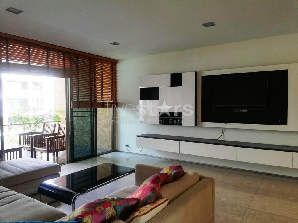 Pool view 3 bedrooms condo for rent near BTS Phrakhanong