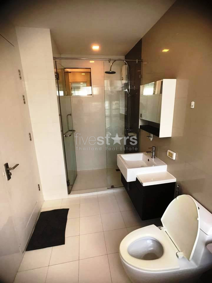 3 bedrooms condo for rent near BTS Phrakhanong, photo 8