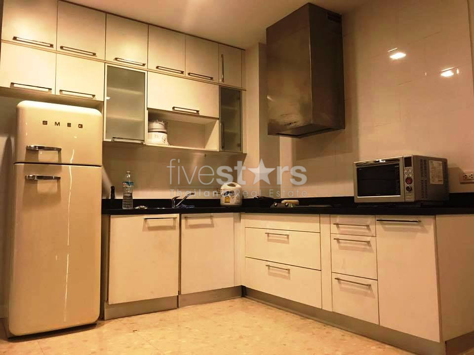 2 bedrooms condo for rent near BTS Ekamai, photo 3