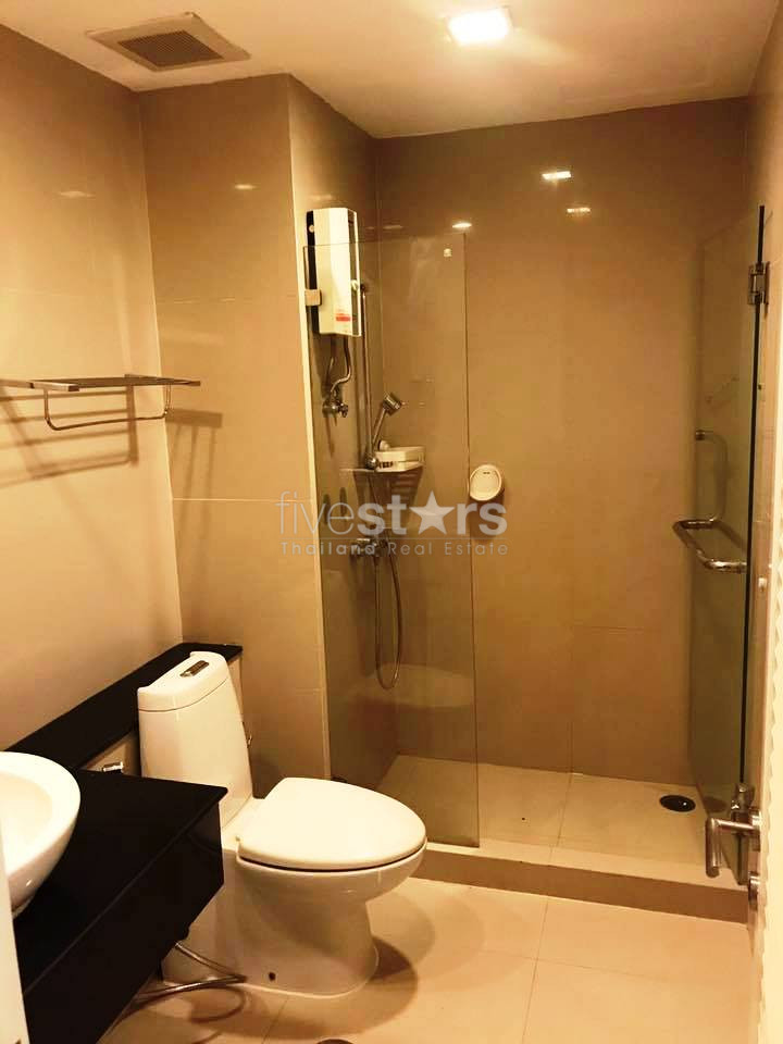 2 bedrooms condo for rent near BTS Ekamai, photo 8